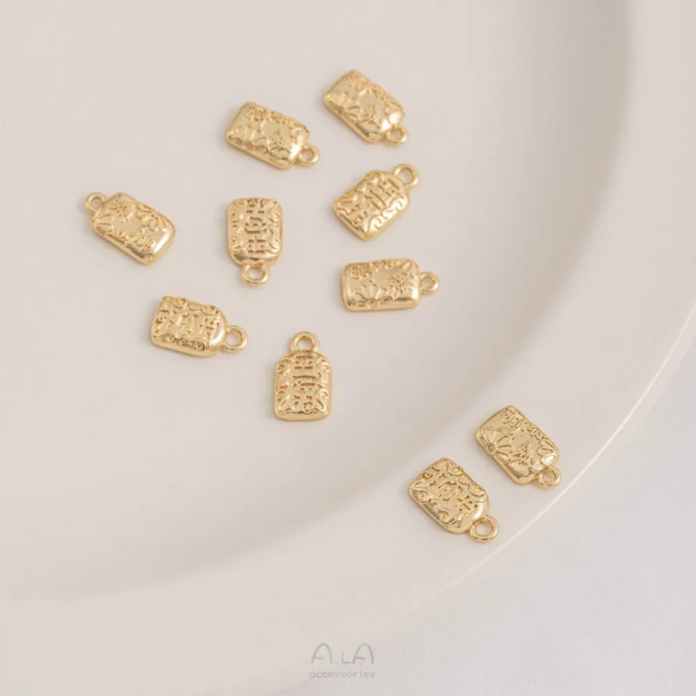 1 قطعة دلايات النحاس 14K الذهب اللون الحصول على الغنية شنق العلامات السلام سحر المعلقات الصغيرة اليدوية أساور يدوية مجوهرات اكسسوارات