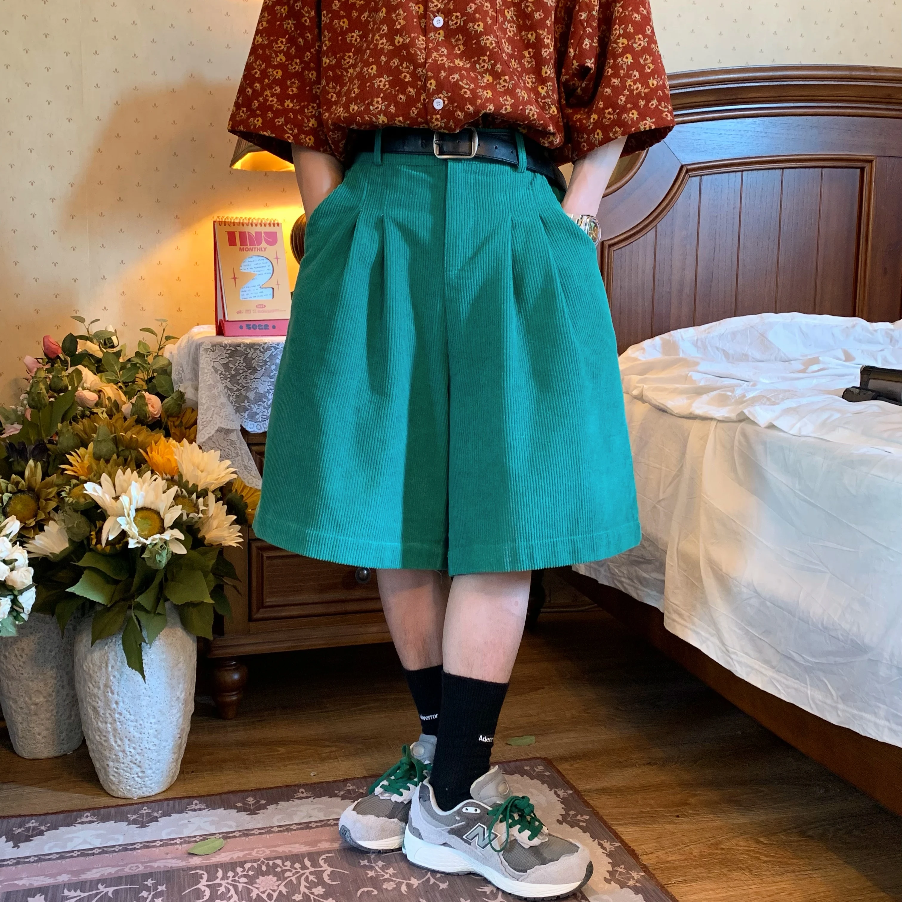 

Retro Corduroy Wide Leg Five-Point Shorts Versatile Casual Summer High Waist Slimming Pants Women's Fashion Casual Trousers