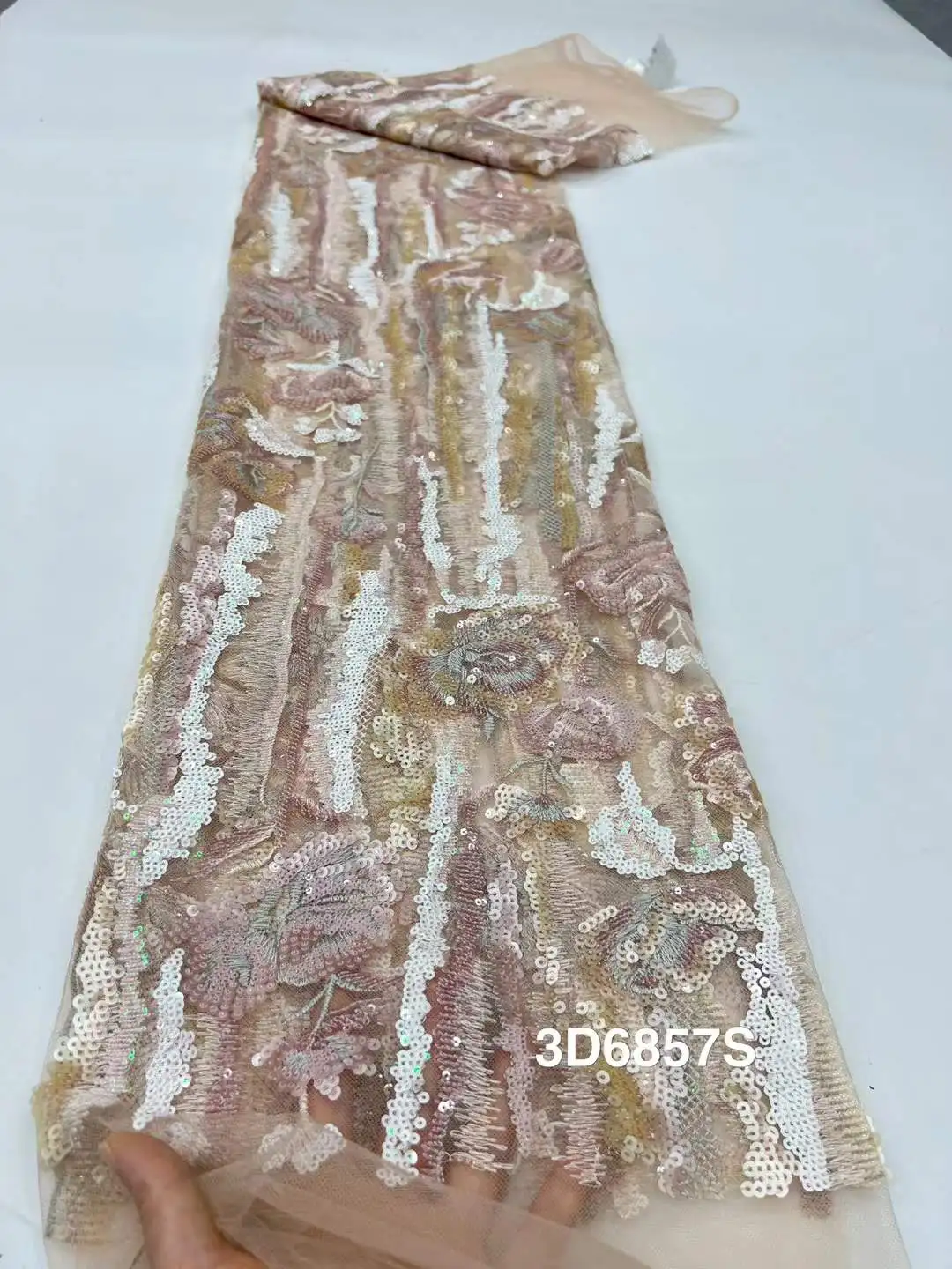 2025 تصميم جديد الأفريقي الترتر أقمشة الدانتيل عالية الجودة الفرنسية النيجيري تول الدانتيل شبكة النسيج لخياطة فساتين حفل زفاف