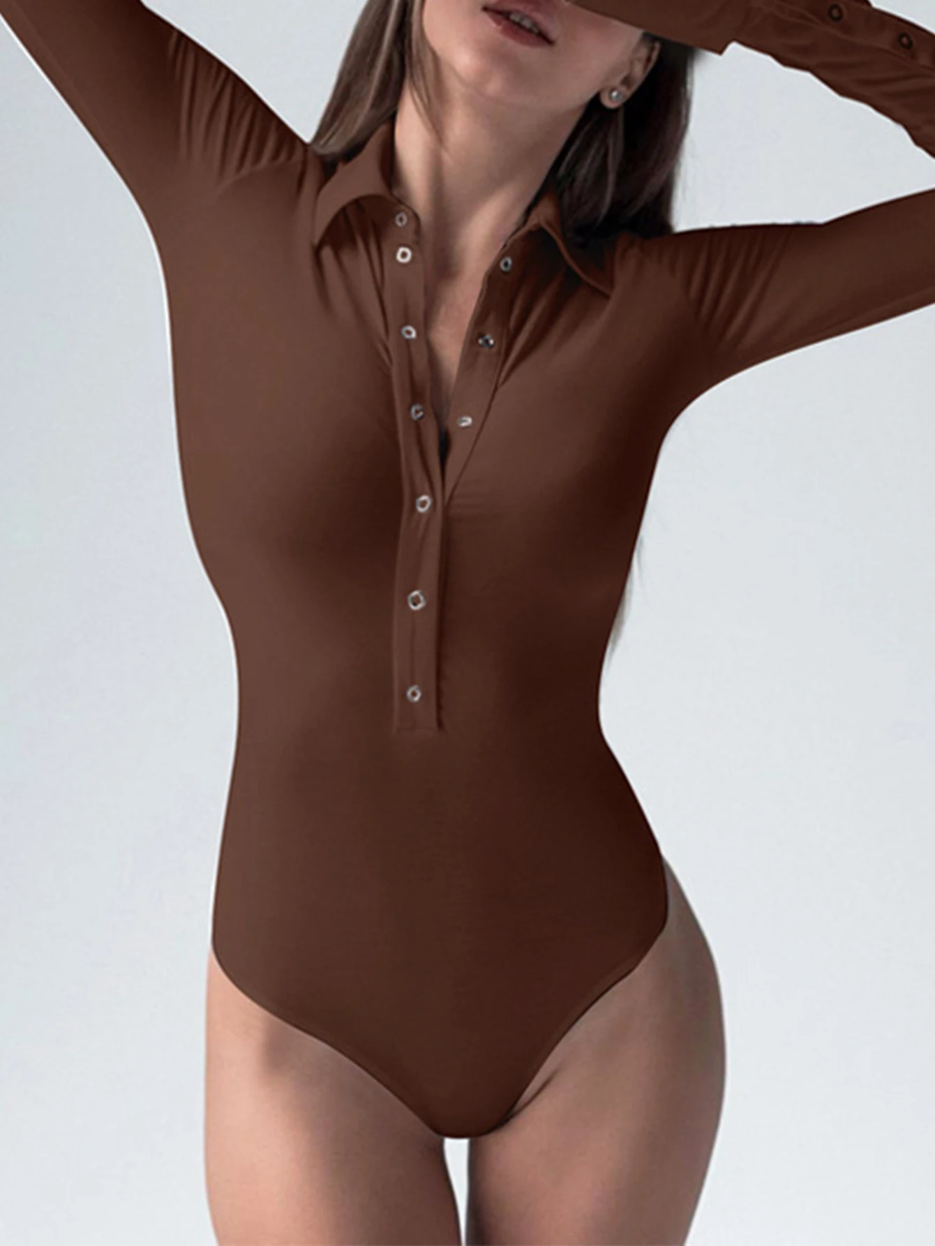 

Осенние комбинезоны 2025 г. Женские однотонные комбинезоны K-Fashion с воротником рубашки и длинными рукавами, короткие обтягивающие повседневные комбинезоны