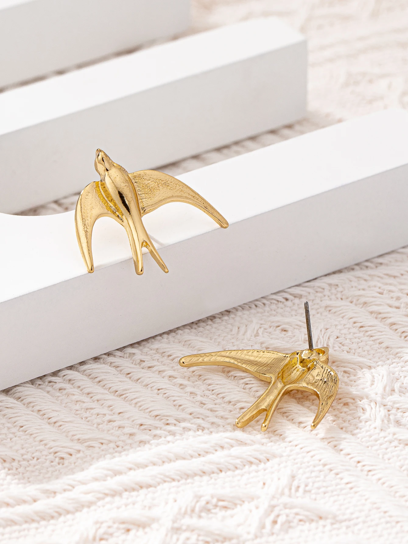 1 On fashion simple temperament all match the parity selling small swallow stud earrings