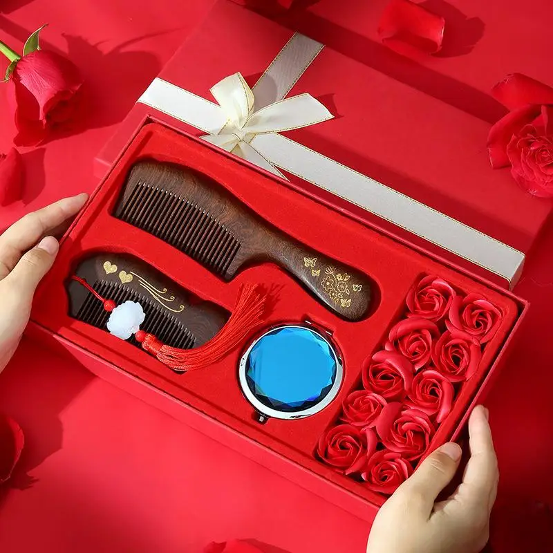 

Современный подарочный набор в простом стиле: расческа из эбенового дерева и шелковый платок для жены, девушки, мамы на День матери, день рождения, свадьбу