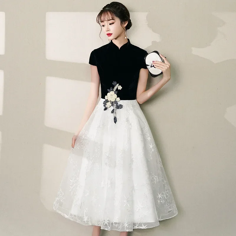 

Black White Women Elegant Mandarin Collar Bridal Wedding Dress Sexy Slim Novelty Cheongsam Exquisite Appliques Trim Short Qipao