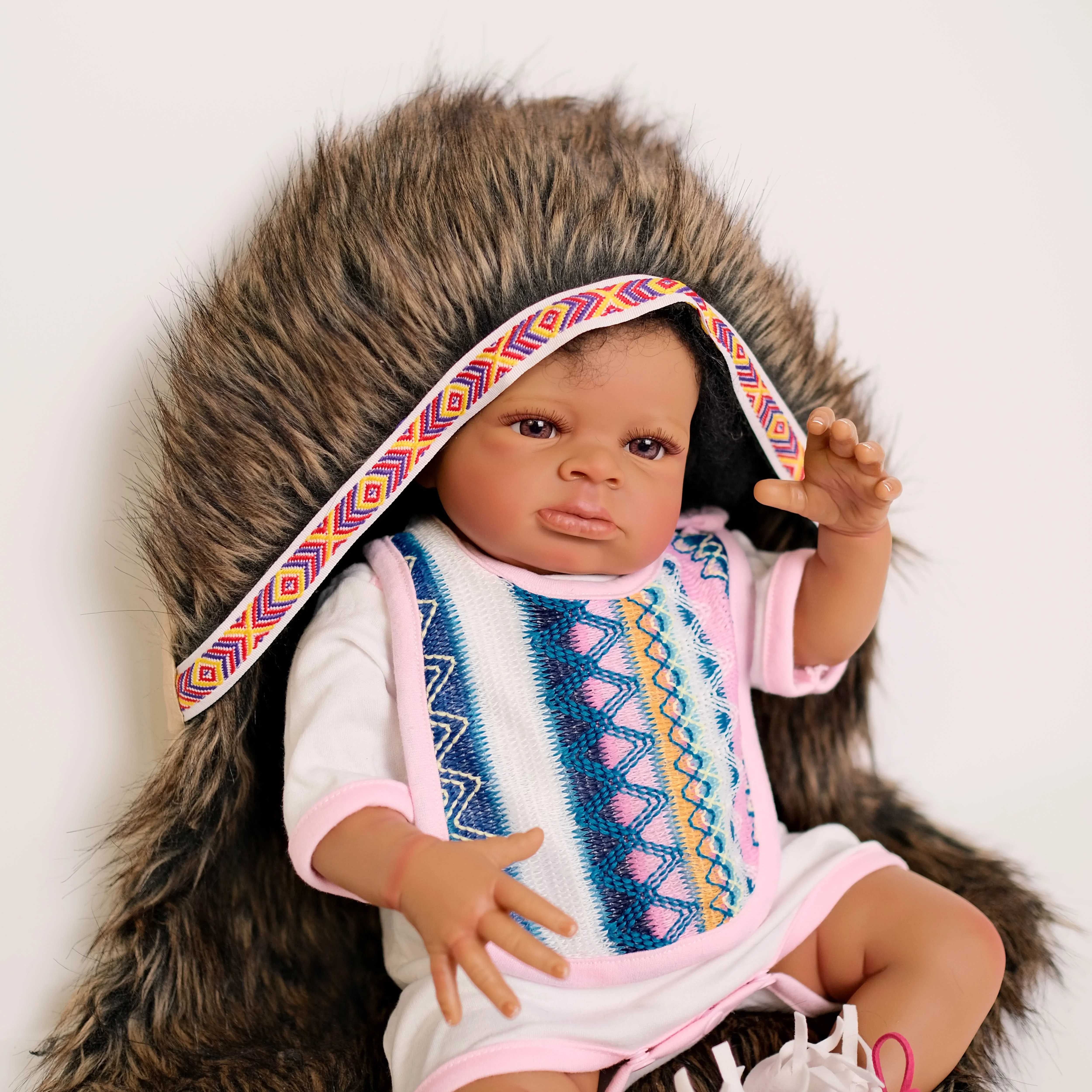 SINO-BB Muñeca india Lanny de 20 pulgadas, muñeca realista para bebé recién nacido, bebé de peluche, pintura de múltiples capas con piel oscura