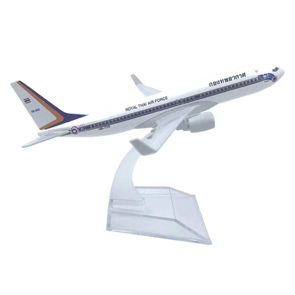 

Высококачественная металлическая модель самолета Boeing B737 авиакомпании GOL Airlines (Бразилия), масштаб 1:246, 16 см, 10 вариантов дизайна