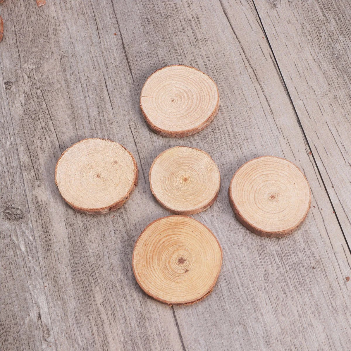 

30Pcs Wood Log Slices Polished Natural Wood Discs 3.5-4.5cm Thickness 0.5cm for DIY Crafts Wedding Centerpieces Table Numbers