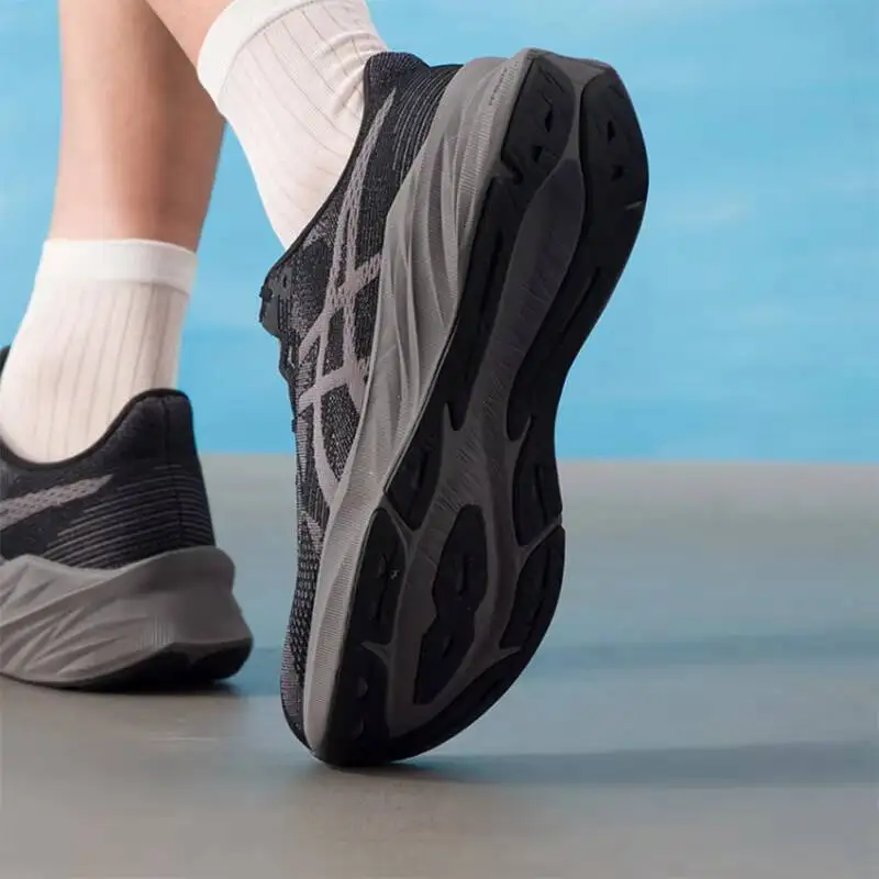 Zapatillas de running Asics para hombre 2026 con excelente rebote, transpirabilidad y ligereza para actividades deportivas 1011B983-020