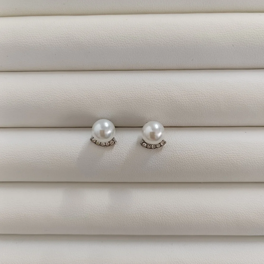 Illuminate Beauty KFZ. Pearl Stud Earrings Vintage Shiny Party Mini Modern Elegant Ladies Piercing Girls Women's Jewelry