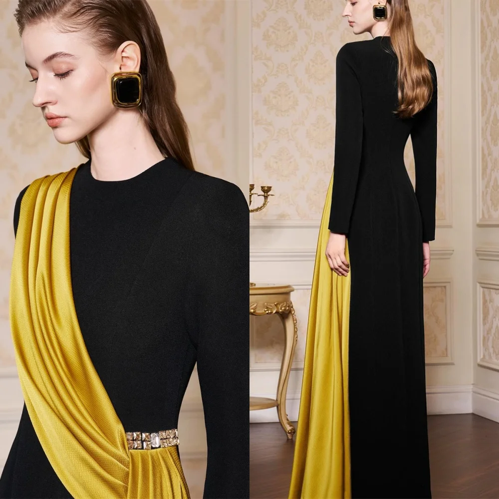 맞춤형 클래식 블랙 저지 이브닝 드레스 섬세한 크루 넥 긴 소매 지퍼 백 대비 색상 특별 행사 가운