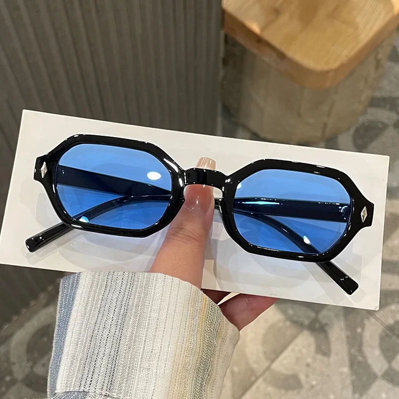 New Retro Small Polygon Rectangle Sunglasses Women Shades UV400 Fashion Blue Gradient Lens Men Retro Rivets Frame Sun Glasses