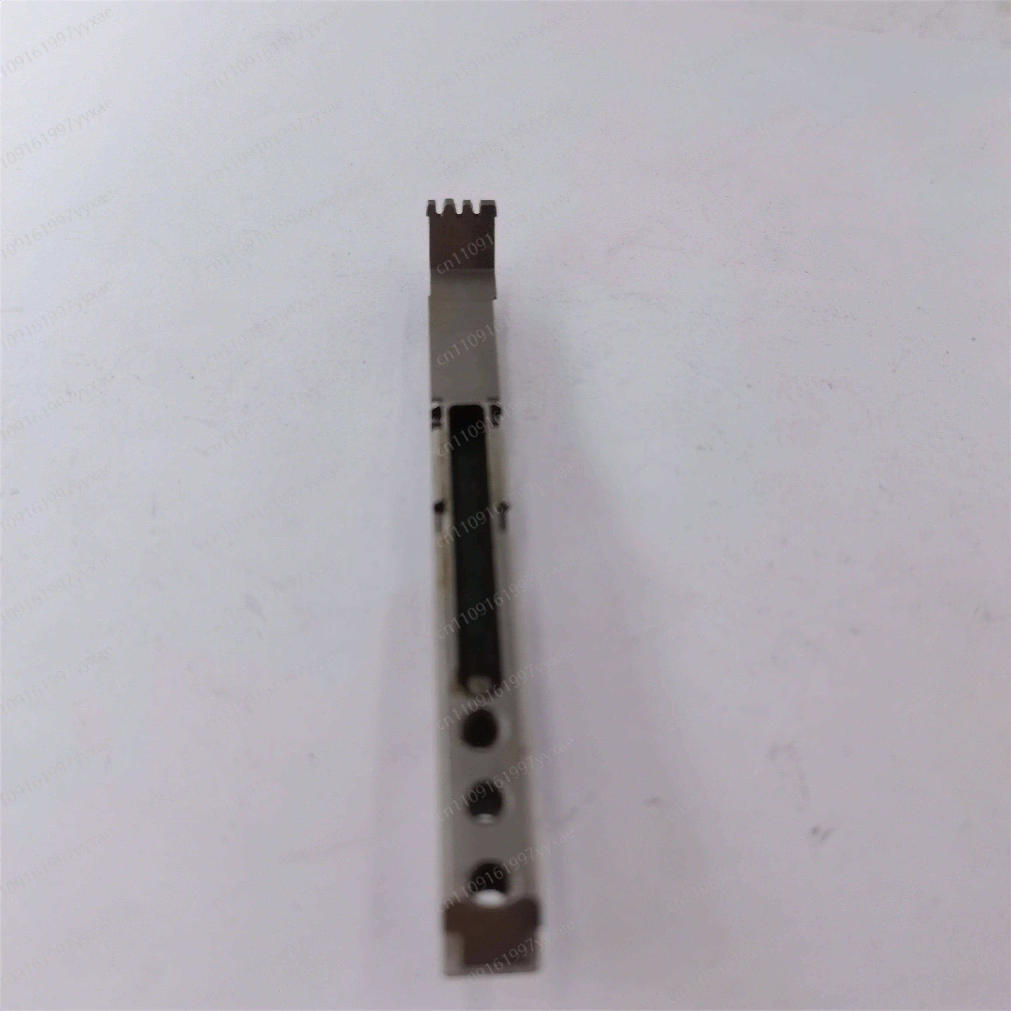 Máquina profesional de ensamblaje de precisión para inserción de componentes en la producción electrónica