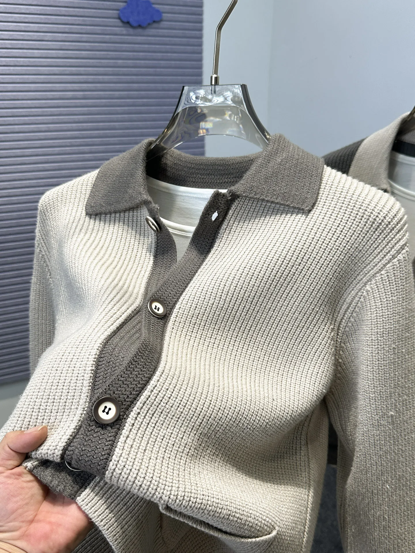 

Повседневный мужской вязаный кардиган с цветными блоками, утепленный, осенне-зимний, молодежный, из смесового полиэстера