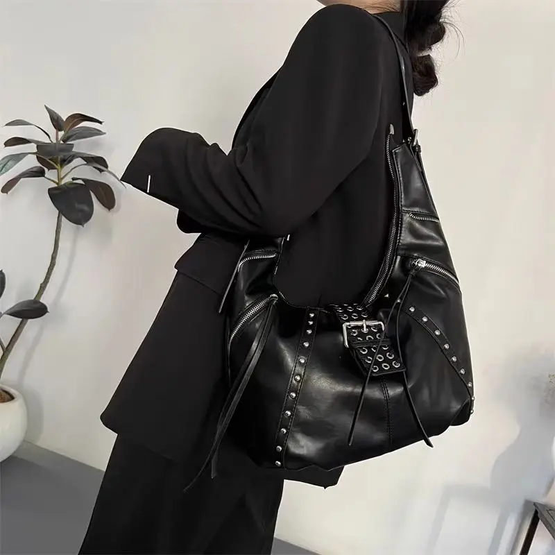 Brand Retro Motorcycle Bag 2025 New Wax Leather Cool Croissant Bag Rivet Zipper Design Shoulder Crossbody Dumpling Armpit Bags