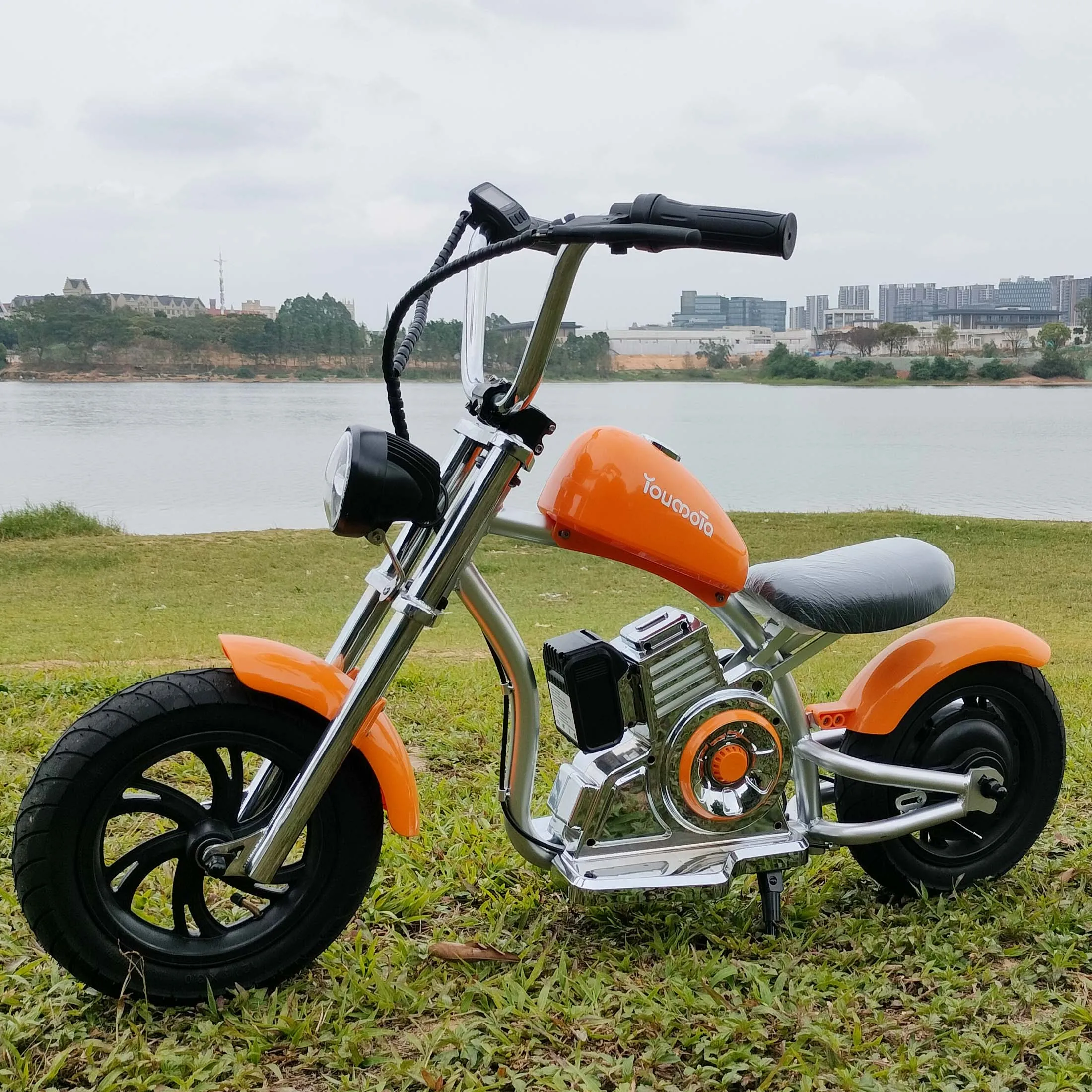 

Electric Motorcycle with Water Spray Exhaust, Cool Sound Effects & LED Lights! 160W Power, 13km Range, 3-Speeds, Retro Design,