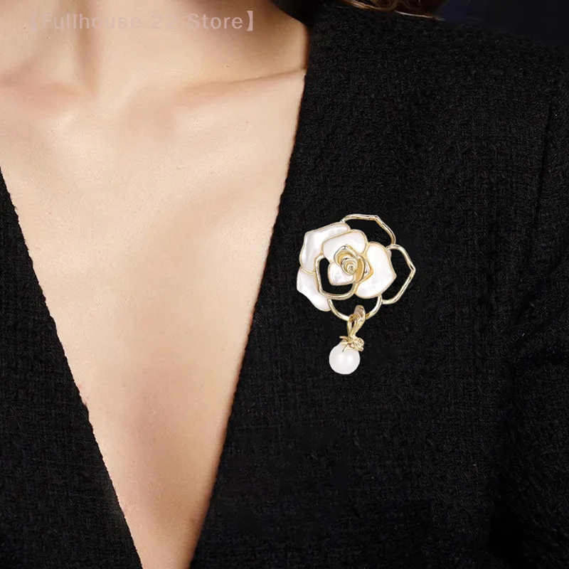 【MAX-22】Broschen mit weißen schwarzen Kamelienblüten für Damen, schöne Blumen-Pflanzen-Dressing-Kleidung, Corsage, Schmuckzubehör