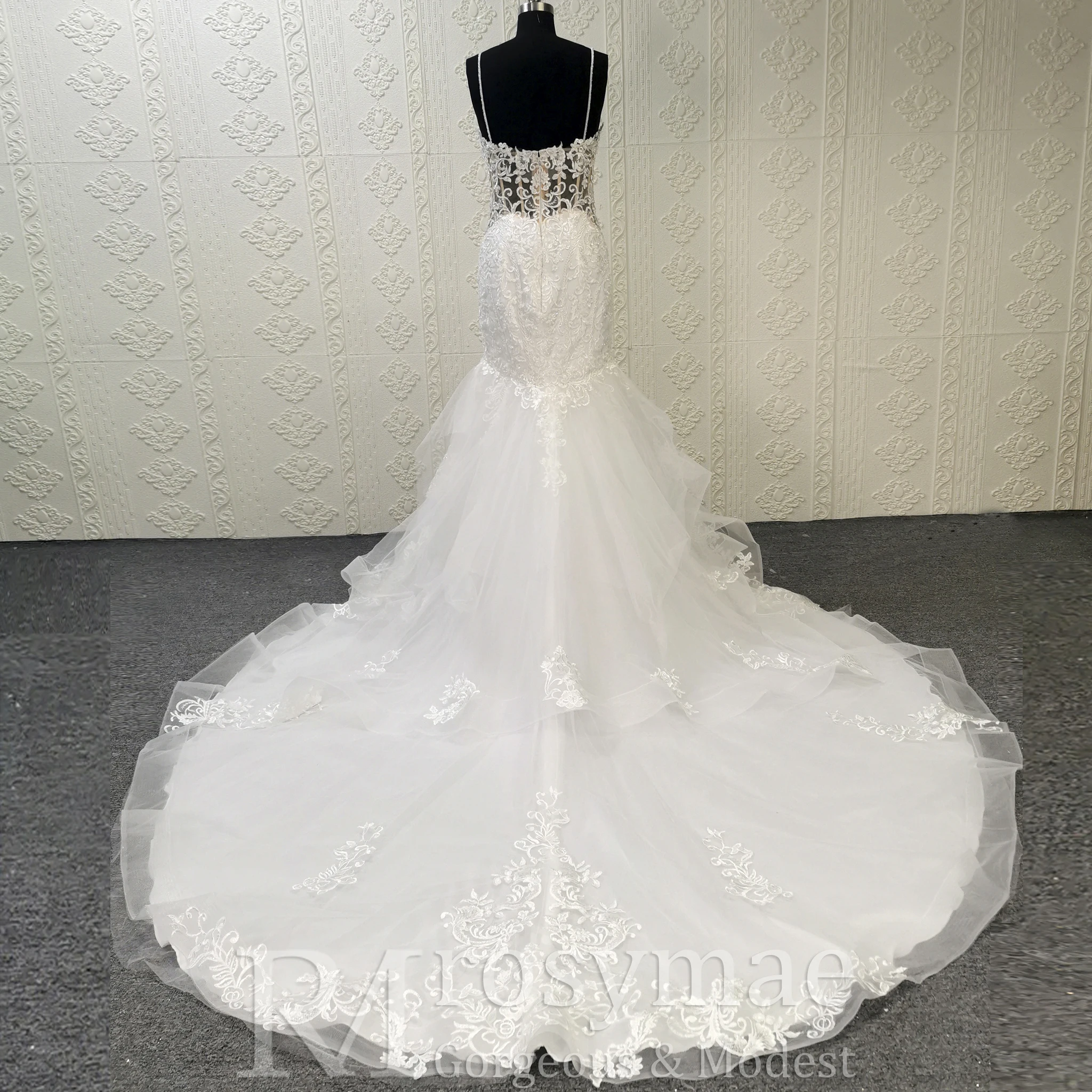 Rosymae Glorious Trompeten-Brautkleid mit tiefem Illusion, V-Ausschnitt, perlenbesetzten Spitzenapplikationen, gerüschter Tüll-Organza-Rock, Horseh