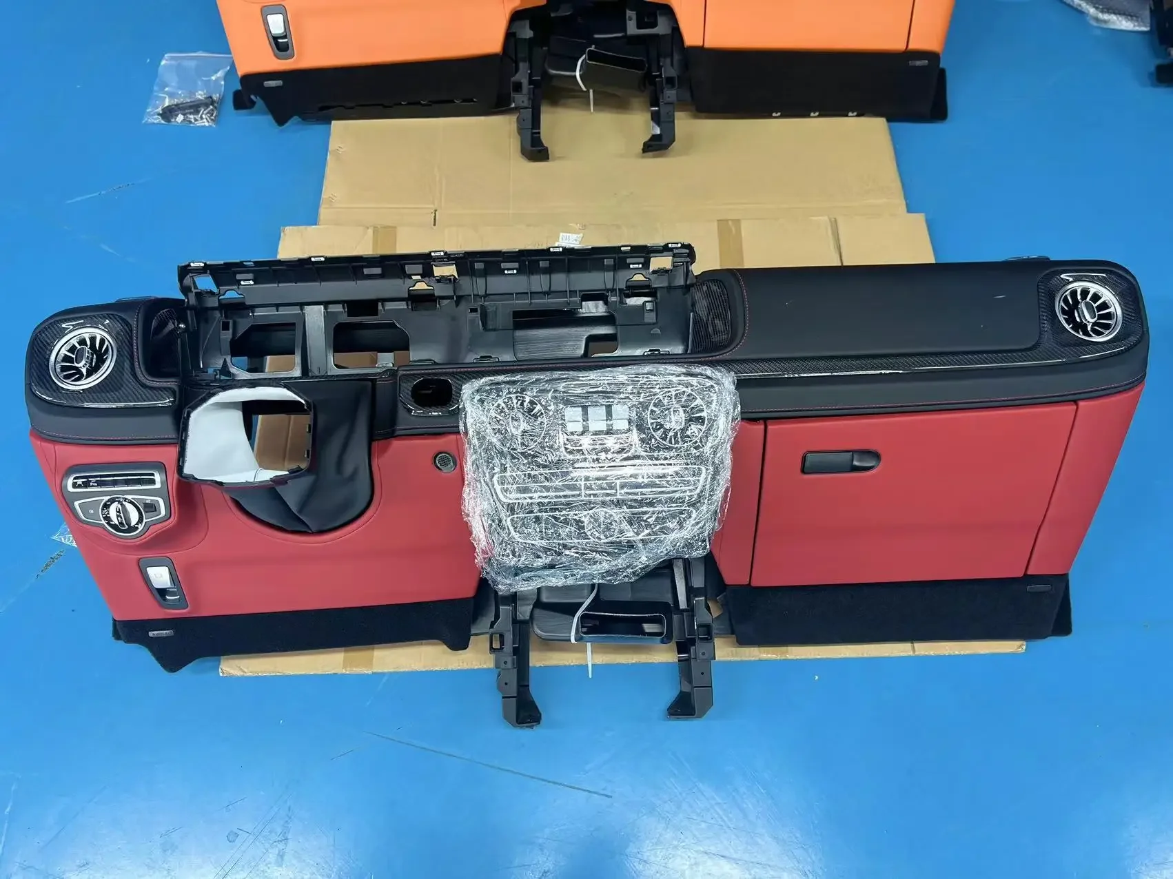 مجموعات ترقية داخلية عالية الجودة لتزيين السيارة لمجموعات تجميل السيارة الداخلية من Sprinter