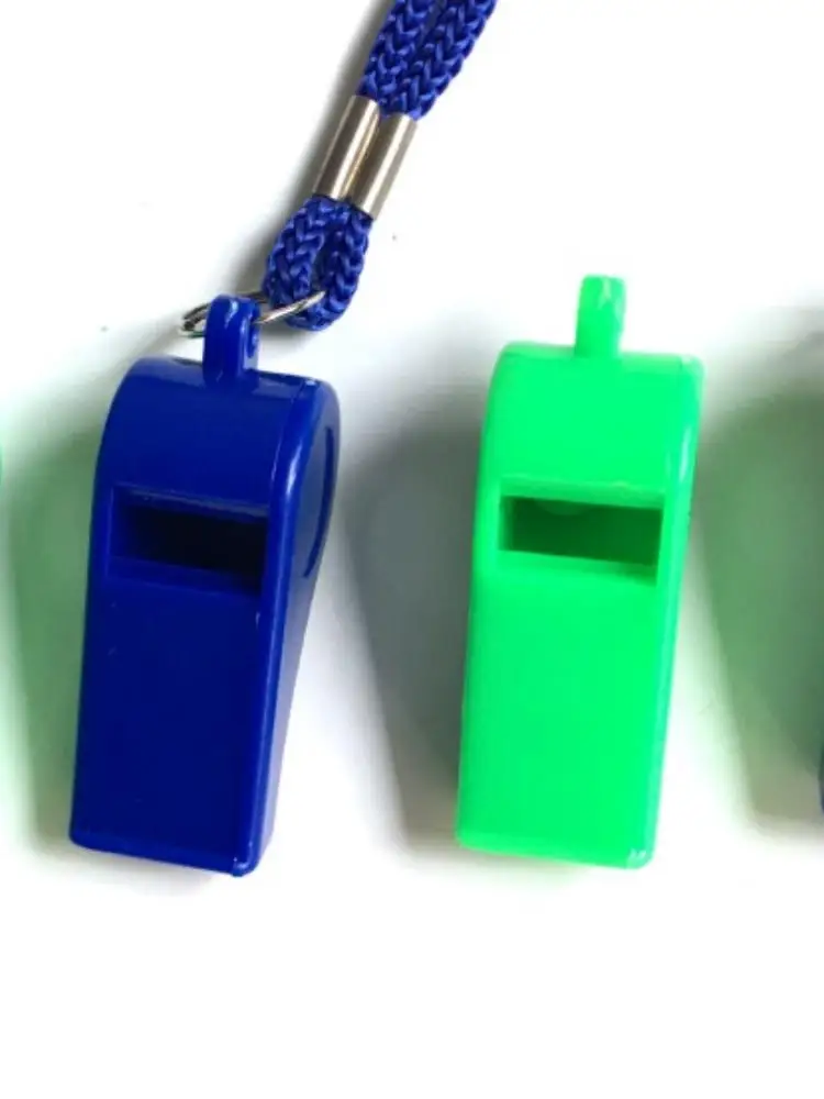 สีสุ่มพัดลมเชือกนกหวีดกลางแจ้ง High Pitched Survival First Aid นกหวีดบาสเกตบอลฟุตบอล Court ผู้ตัดสินกีฬานกหวีด