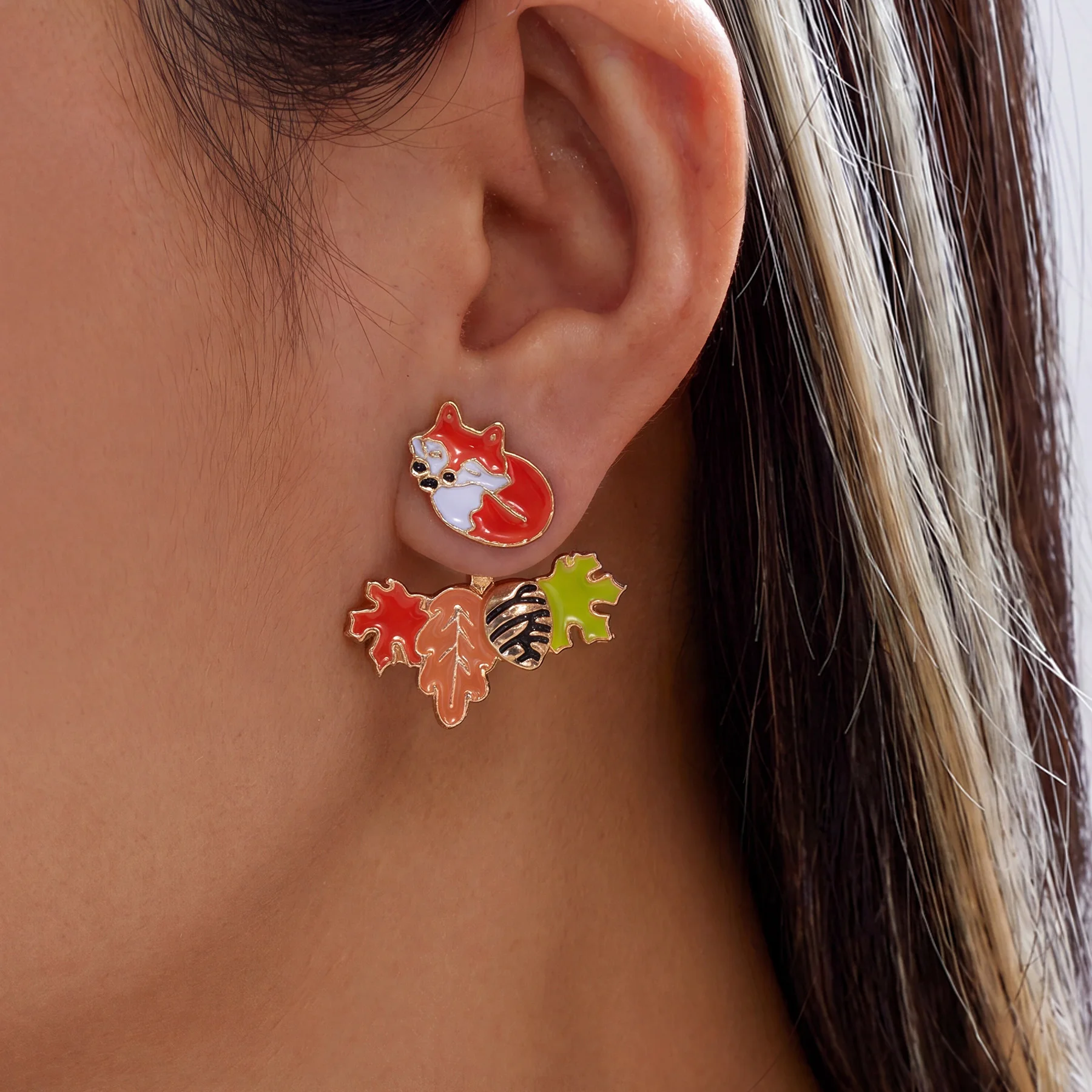 Neue Design-Ohrringe mit Fuchs, Tannenzapfen und Ahornblatt für Damen, Trendige Niedliche Emaille-Kürbis-Ohrstecker, Süße Ausgefallene Schmuck-Accessoires – Detail 3