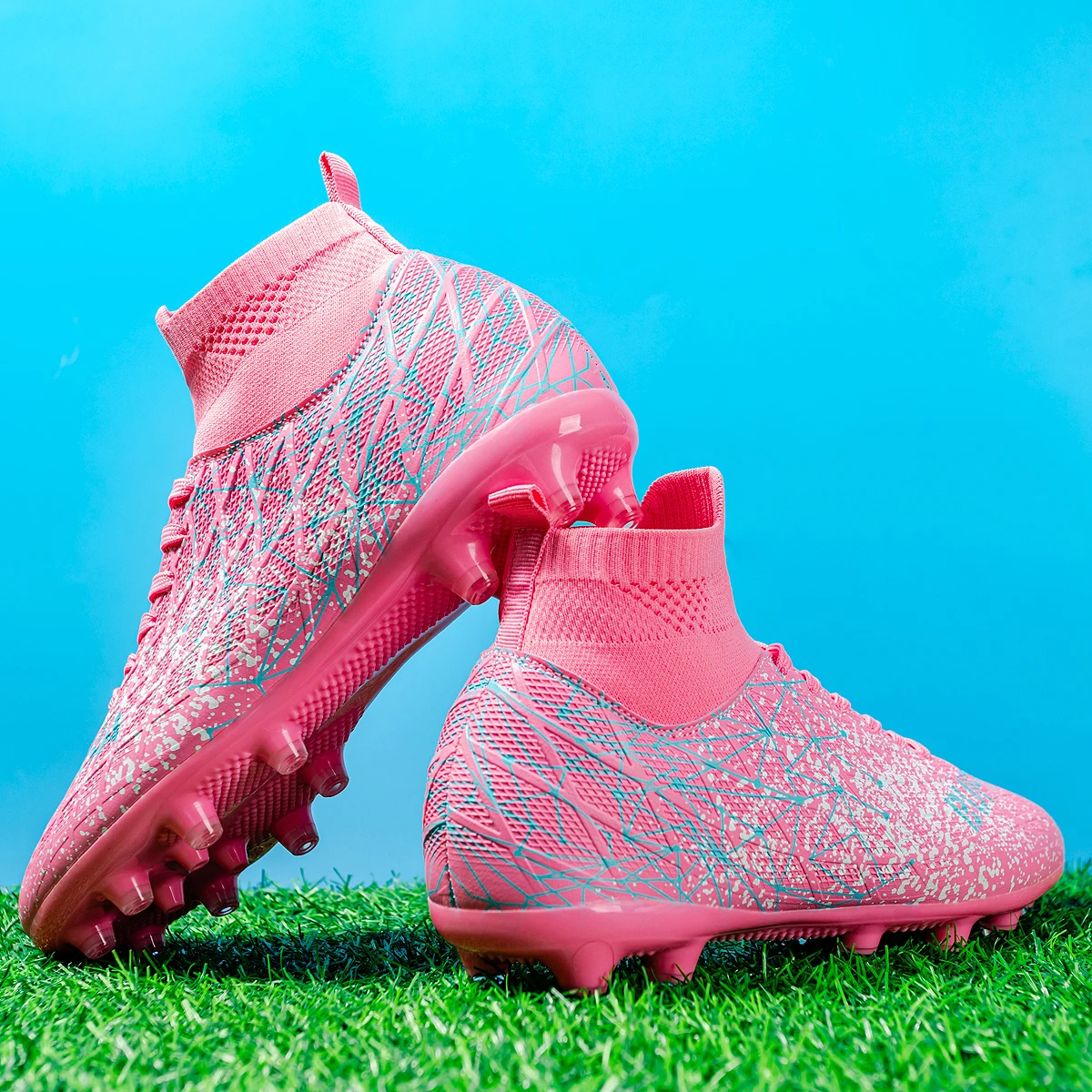 รองเท้าฟุตบอลระดับพรีเมียมแบบหุ้มข้อ สไตล์ยูนิเซ็กส์ มีให้เลือกทั้งแบบสตั๊ดยาวและสั้น เลือกได้ 3 สีตามความสะดวกของคุณ