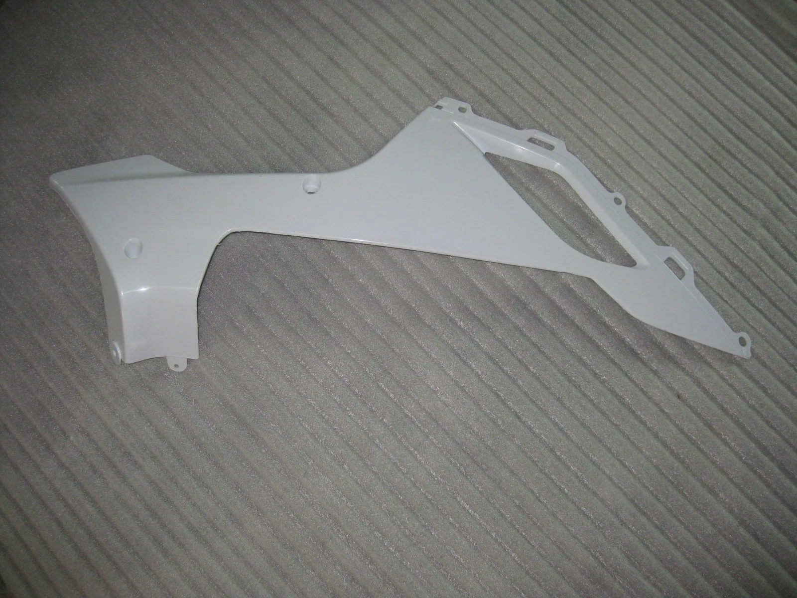 

Unpainted Fairing Right Lower Side Cover Panlel Fit For Kawasaki Ninja ZX636 ZX600 ZX6R ZX-6R 2007 2008