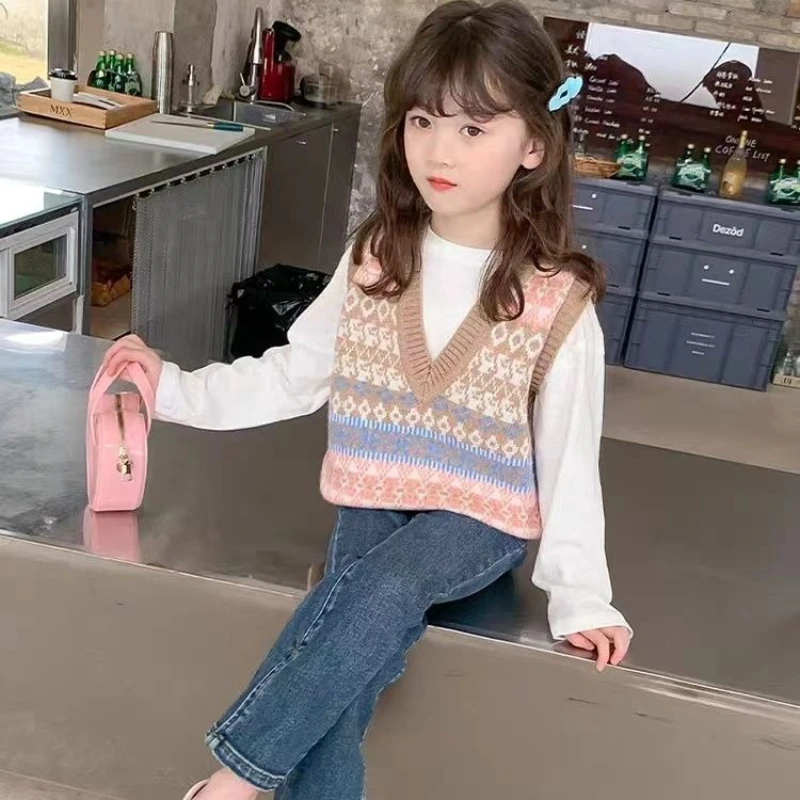 

Women's Autumn Winter 2025 New Thickened Knit Vest for Students V Neck Girl's Sweater Vest