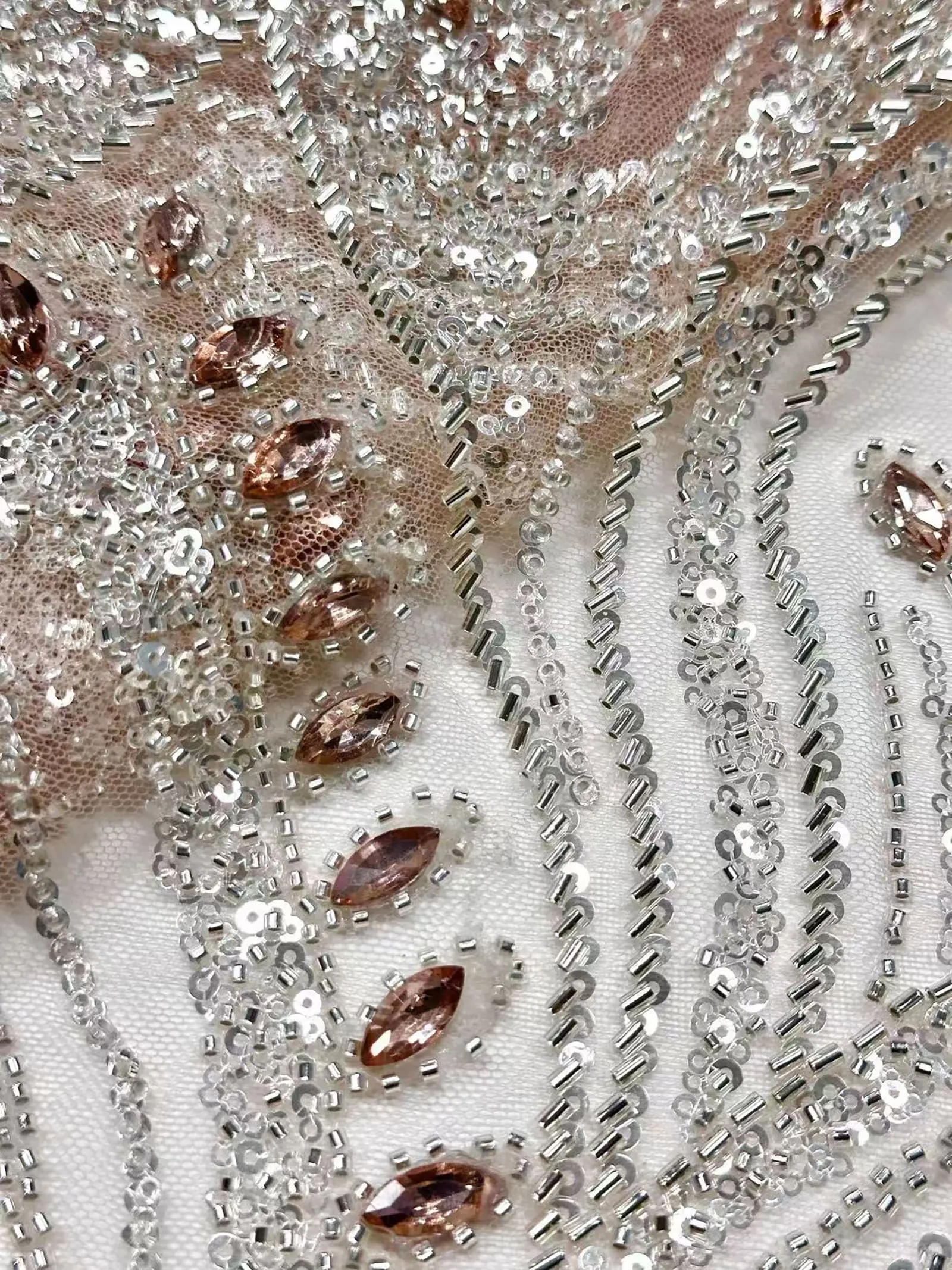 5 Yards rosa modischer nigerianischer Perlen-Stein-Tüll-Spitzenstoff, afrikanischer Pailletten-Netzstoff zum Nähen von Brautkleidern – Detail 18
