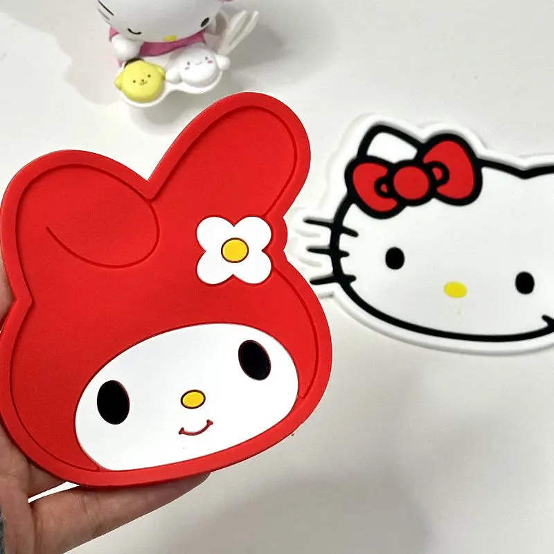 Sanrio Kawaii 헬로 키티 단열 패드 마이 멜로디 귀여운 실리콘 시리즈 소녀 축제 선물용 미끄럼 방지 테이블 매트