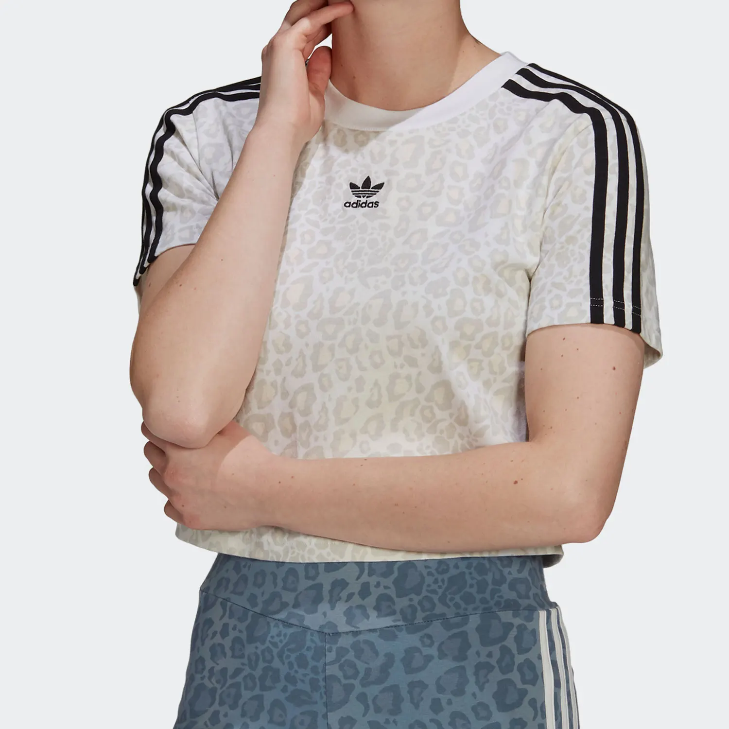 

Новая женская повседневная спортивная футболка Adidas Authentic Three Leaf Clover Current Season с круглым вырезом HB4756