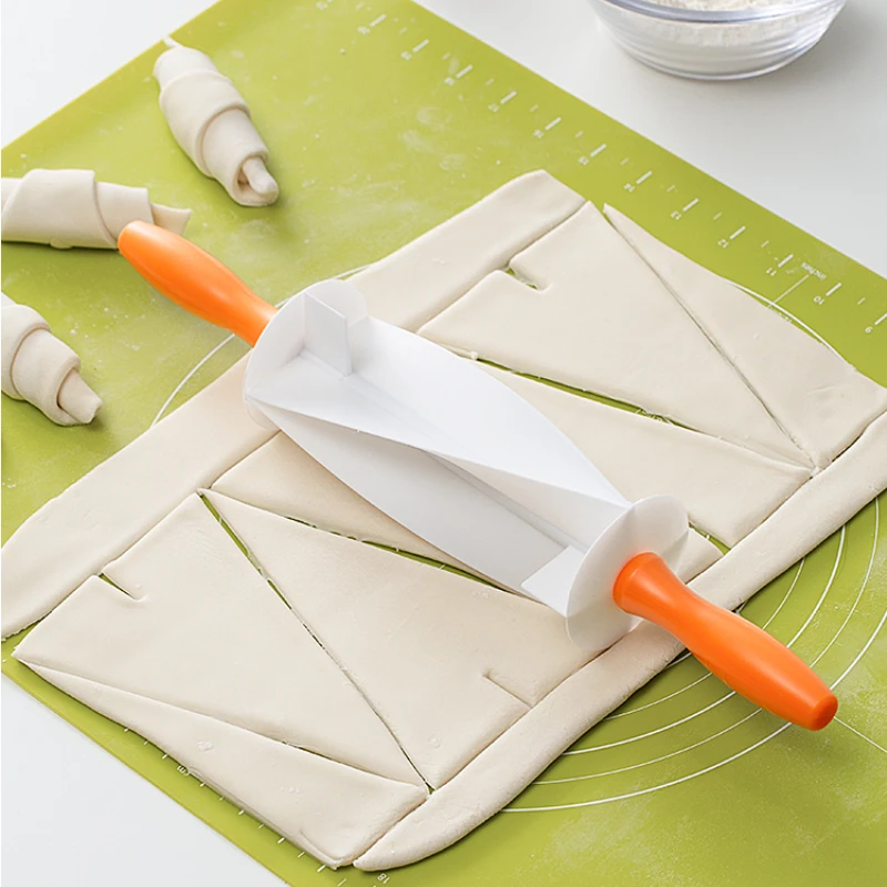 Croissant Skin Cutter Bread Triangle Hob Baking Tool Cutter