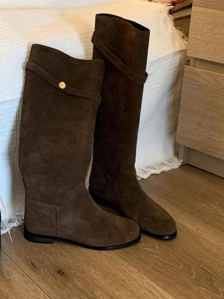 

Длинные ботильоны с эффектом похудения, новинка 2025 года, Howus Gold Bule, замшевые высокие рыцарские сапоги-трубы, женские ботинки Faion, корейские сапоги с круглым носком