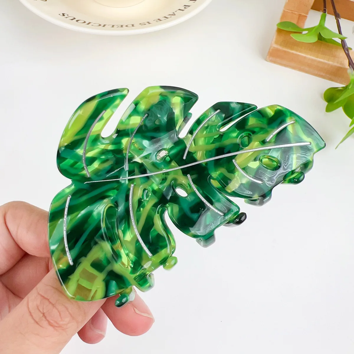 DuoShang New Style Colorful Rainforest Leaves Hair Claw Eco-friendly Acetate Claw Clip Crab Hair Clip for Women Hair Accessories