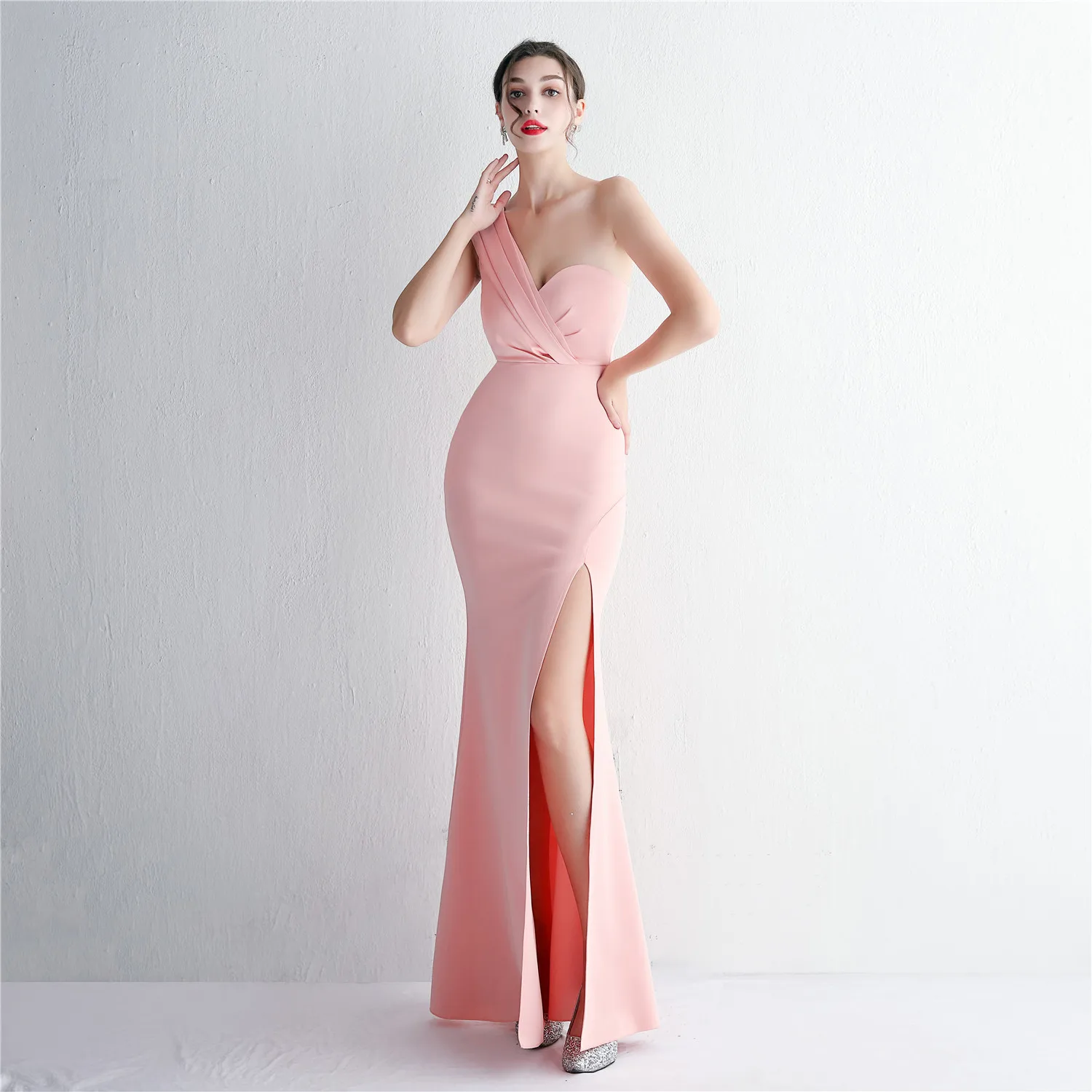 

Satin new slim one-shoulder long dinner slim fishtail skirt Wedding car model Exhibition dress Party dresses women Evening