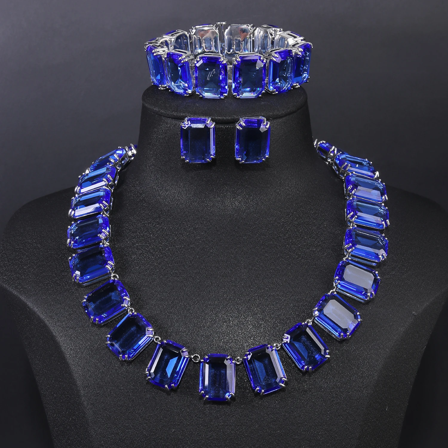 

Luxury 3-piece Big Square Cubic Zirconia Necklace Earrings Bracelet Set Bridal Wedding Accessories CN11109T