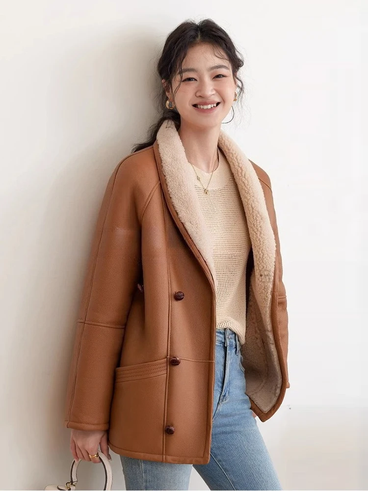 Chaquetas de invierno de piel de oveja merina de lujo de alta gama para mujer, abrigo de piel auténtica de cordero auténtica con una hilera de botones, novedad de 2025