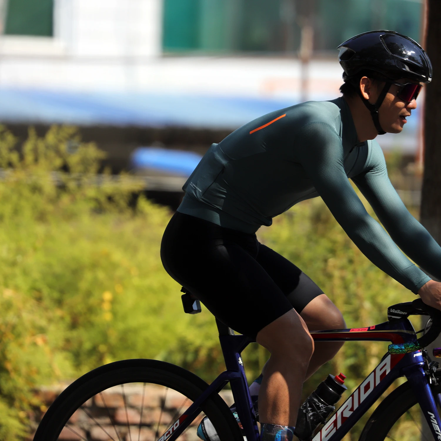 SPEXCEL New Pro Langarm-Radtrikot für den Sommer, leichtes Stoff-Design mit geradem Kragen und leichter Netzärmel für Herren – Detail 4