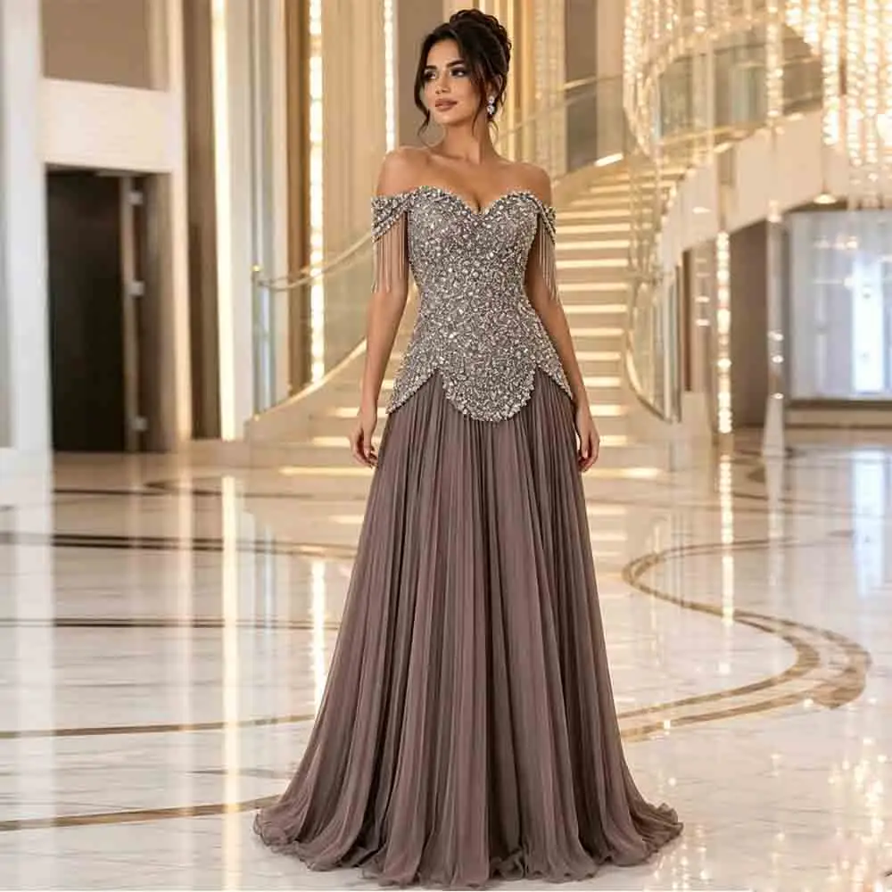 Maßgeschneidertes Luxus-Abendkleid mit Schulterfreiem Sweetheart-Ausschnitt, Quasten-Fransen, Formelles Kleid mit Perlen und Pailletten, Plissiertes Hochzeitsgast-Kleid