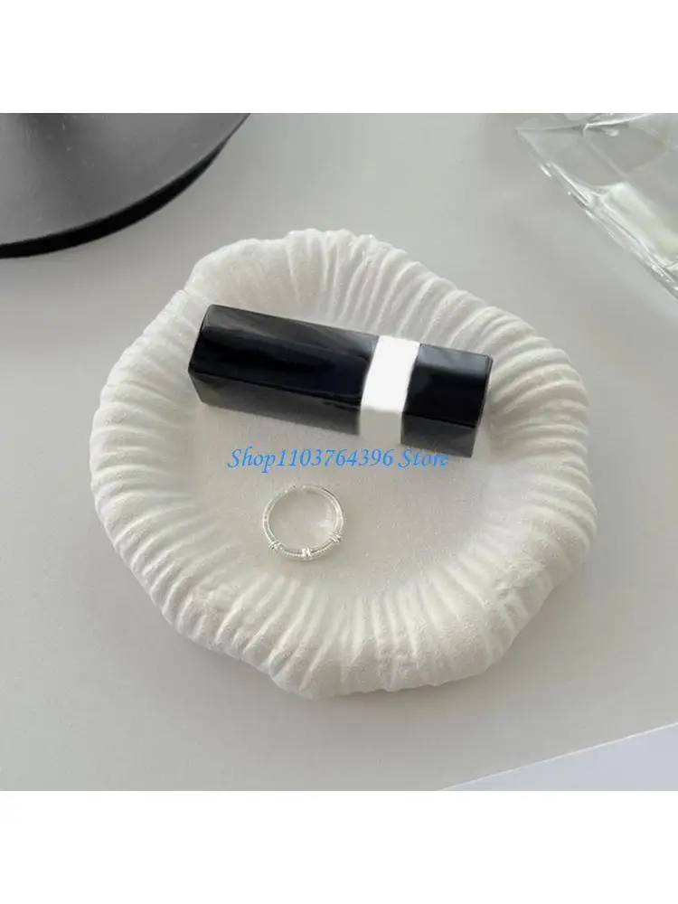 

Stylish Asymmetrical Round Ceramic Jewelry Box Prevent Scratches Easy Cleaning