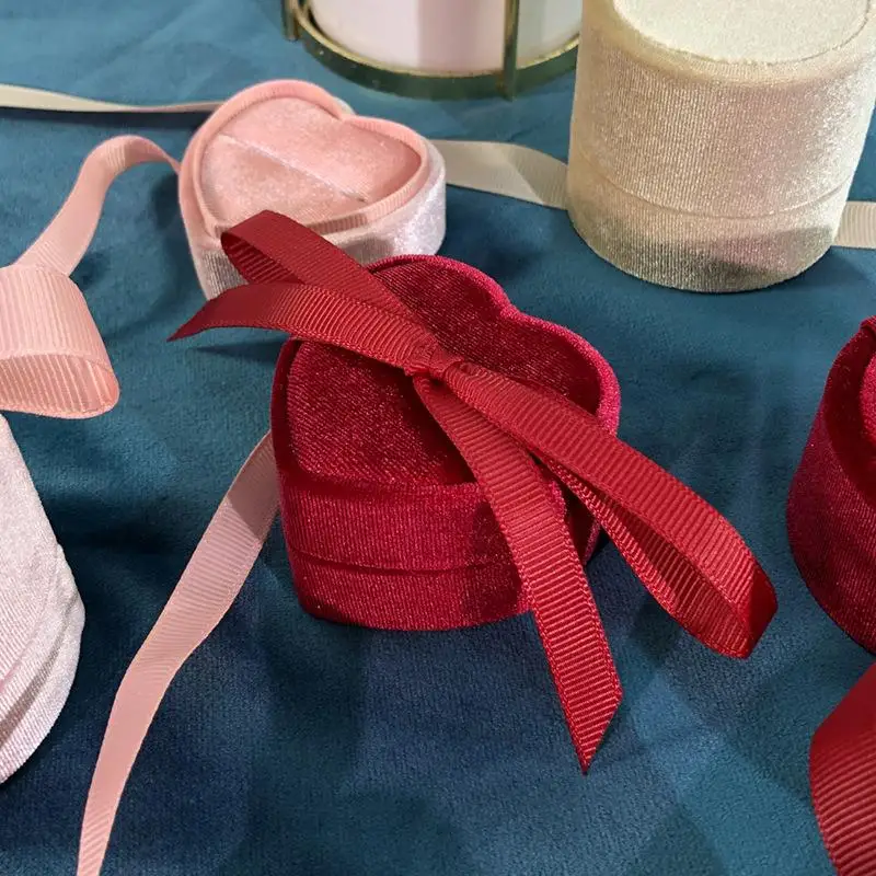 Kreative Herzförmige Samt-Diamant-Ringbox Schmuckverpackungsbox für Heiratsanträge und Hochzeiten – Detail 7