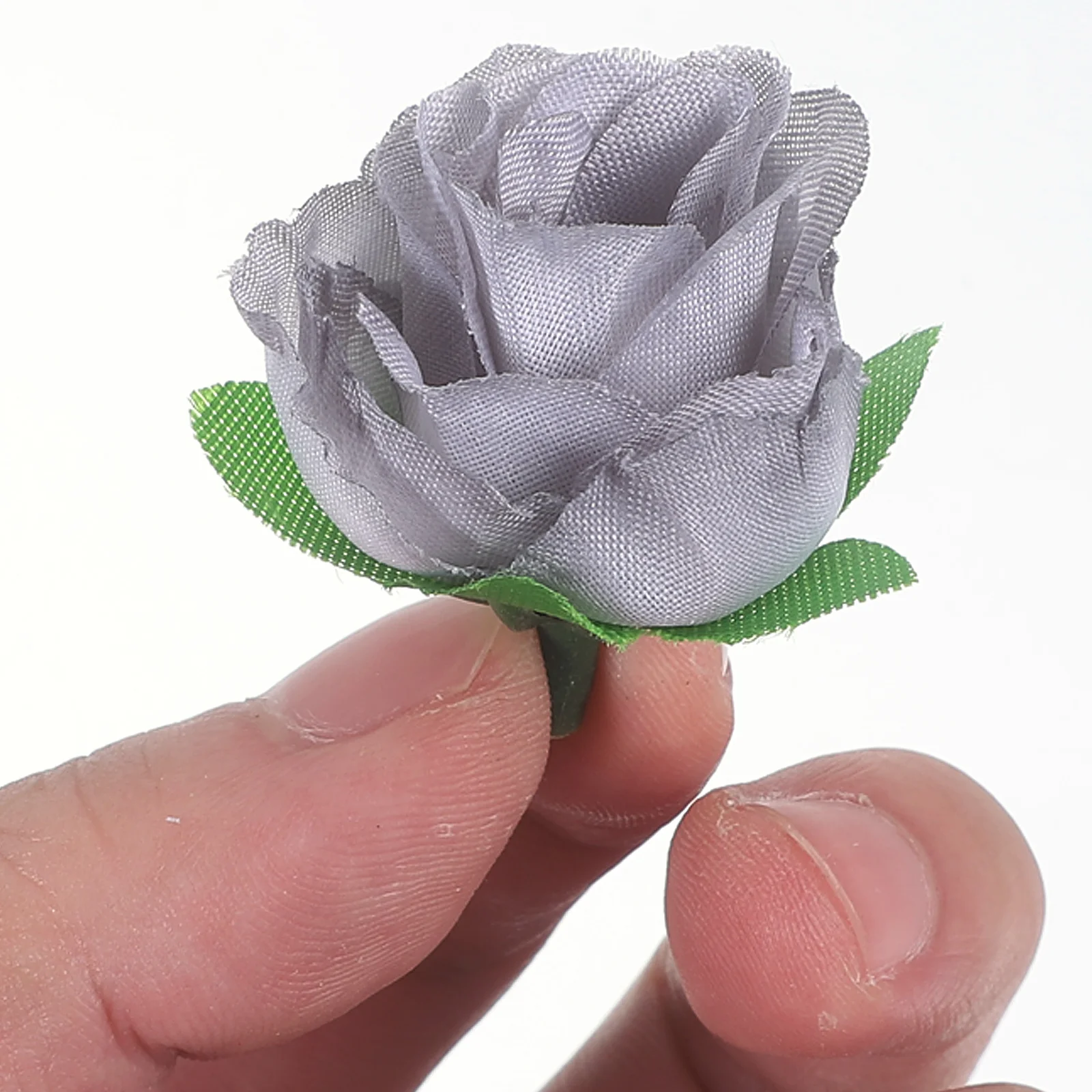 

50 Pcs Artificial Rose Heads Silk Bride Decoration Centerpiece Indoor Flowers Wedding Party Craft Project Embellishment