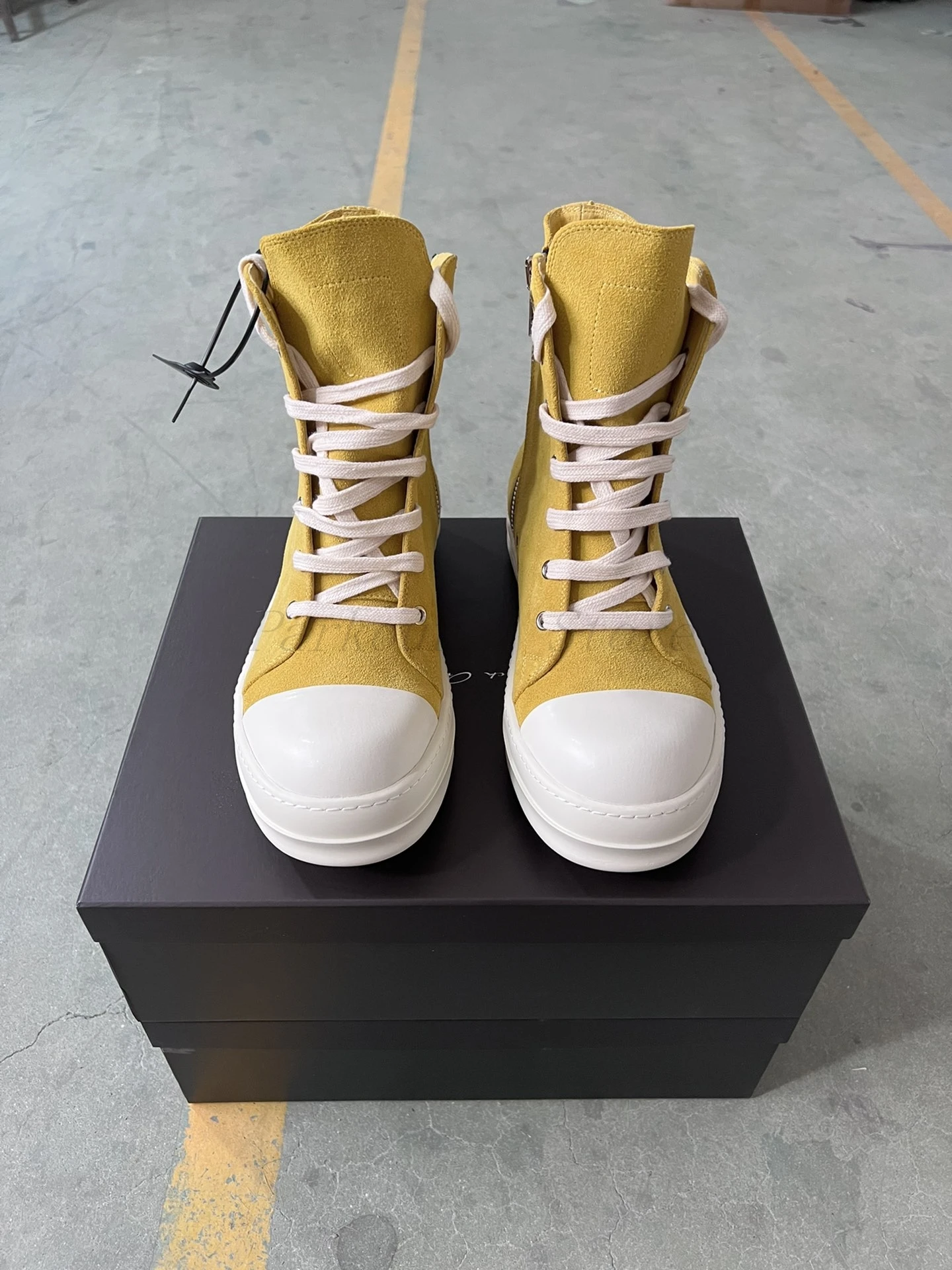 

Yellow Suede High Top Casual Shoes Sports Quality Men's & Women's Fashion Classic Design New Style