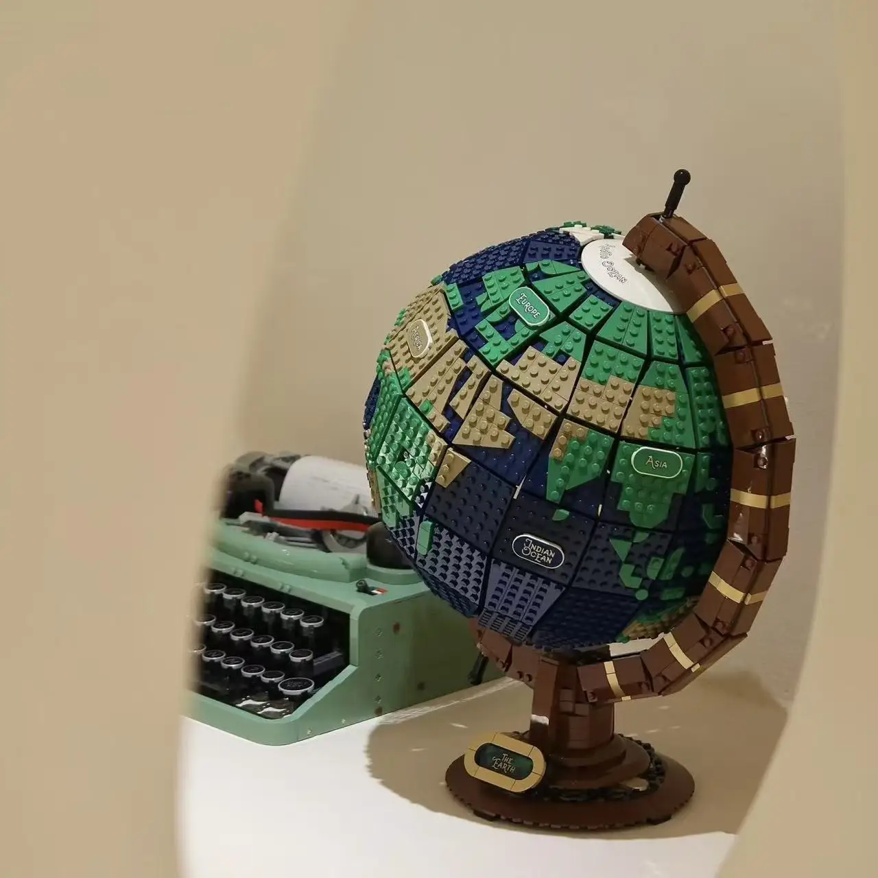 

2585 шт., глобус, креативная модель Земли 21332 с кирпичами, строительные блоки, идеи, наборы игрушек для взрослых, подарки на день рождения, Рождество