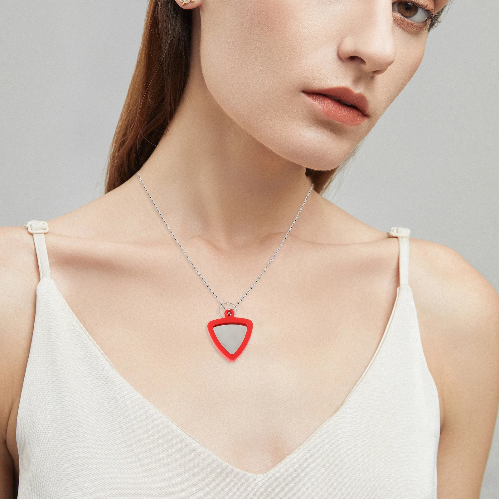 

Guitar Pick Holder Necklace 1Set Silicone Pendant 3 Picks Capacity Comfortable Lanyard Unique Design Music Lover Gift