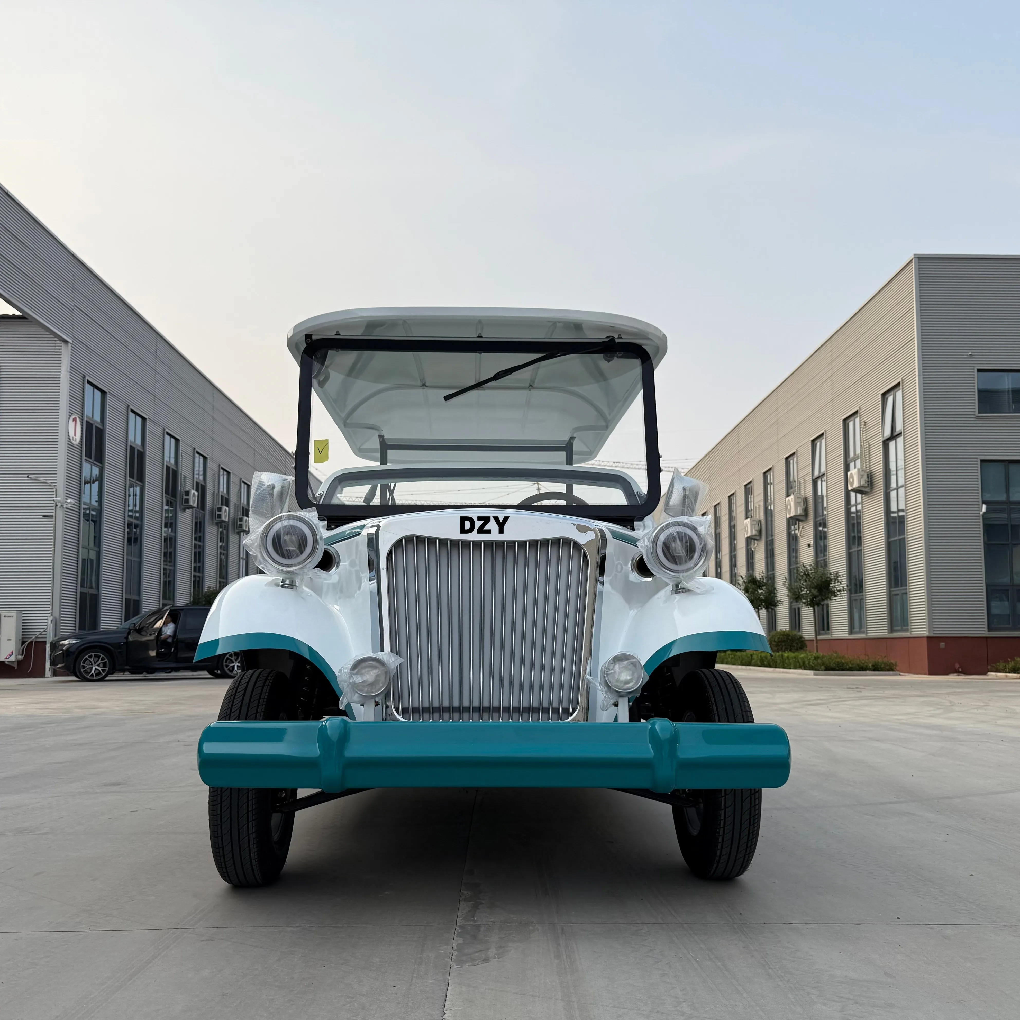 Classic Electric Car Vintage Car Street Legal Old Retro Buggy Antique Sightseeing Electric Vintage Classic Car for Adults Sale