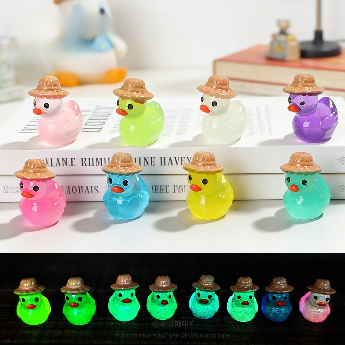 Mini sombrero de paja de resina luminosa, miniaturas de patos, casa de muñecas que brilla en la oscuridad, figuritas de pato para decoración de jardín y acuario DIY, 10-100 Uds.
