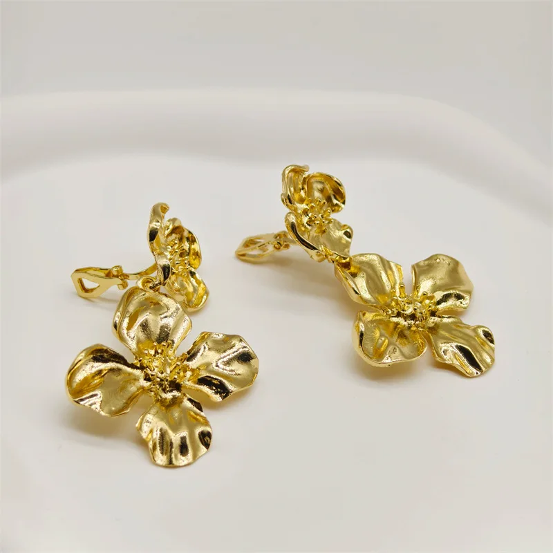 Non Pierced Gold Color Big Flower Clip on Earrings for Women Party Gift Vintage Metal Floral Flower Ear Cuff Earring Jewelry - view 4