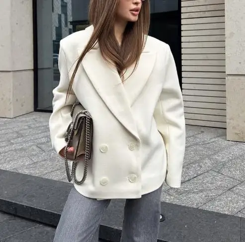 

Fashionable Design Solid Color Double Breasted Loose Fitting Suit Jacket for Women with High-End Texture Commuting Suit Jacket