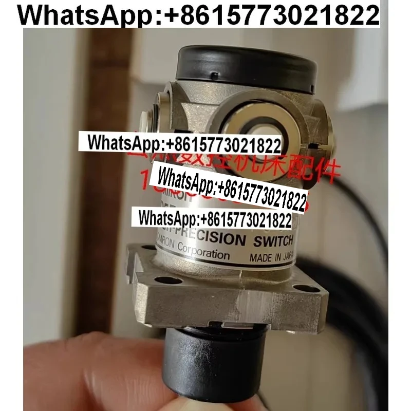 

New original FOR Mazak machine tool alignment switch D5F-2B34C-Y R28TC005994
