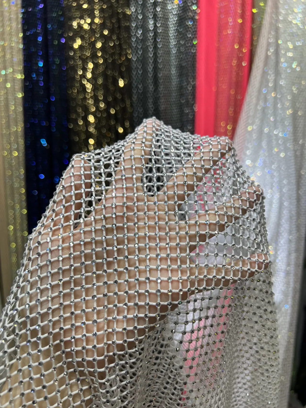 1 Yard perline nigeriane Tulle tessuto di pizzo ricamato Dubai nuovi tessuti di pizzo di Tulle 2024 per abiti da festa con strass KB0630