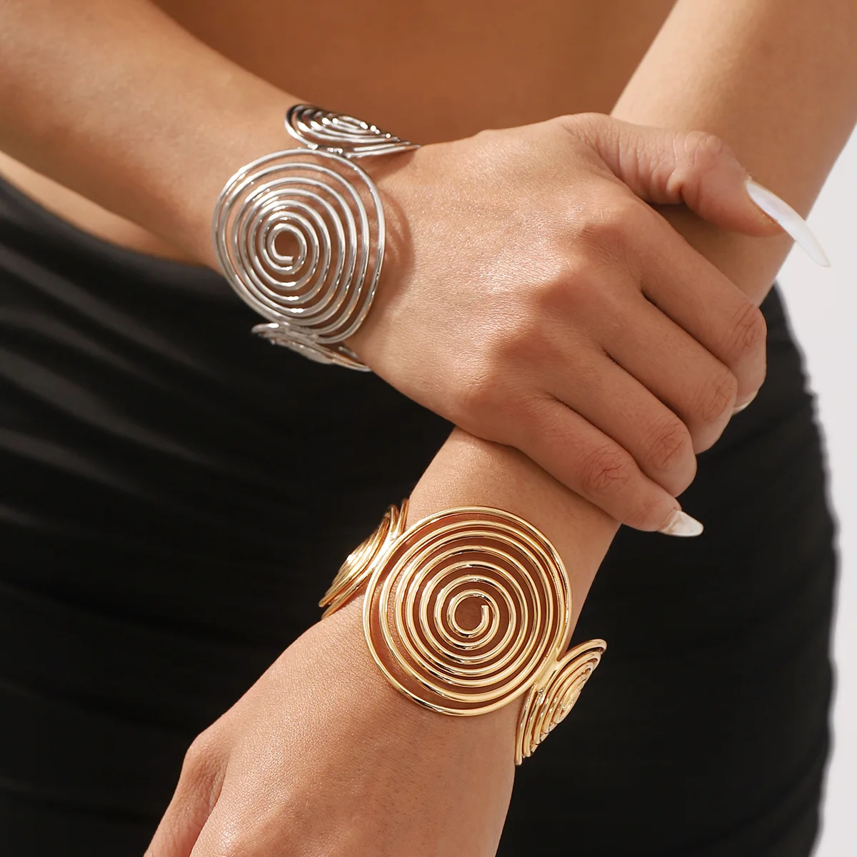 

Персонализированный креативный браслет-спираль с открытым концом, модный полый браслет Utheisa Kong, металлический широкий круглый браслет-обруч